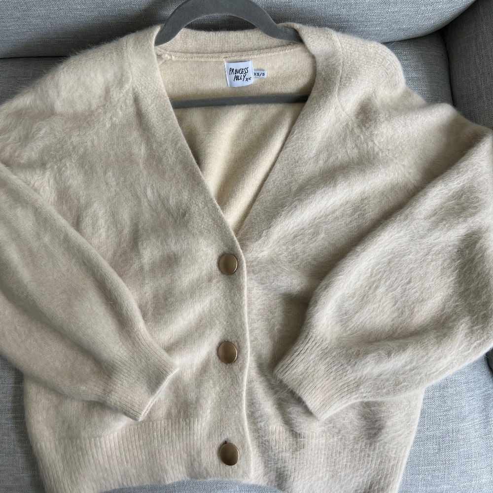 Princess poly - fuzzy sweater